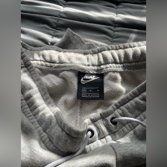 Nike Sportswear Essential Joggers - Picture 3 of 3